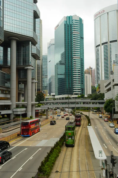 Doppelstock-Straßenbahn auf der Straße von hk — Stockfoto