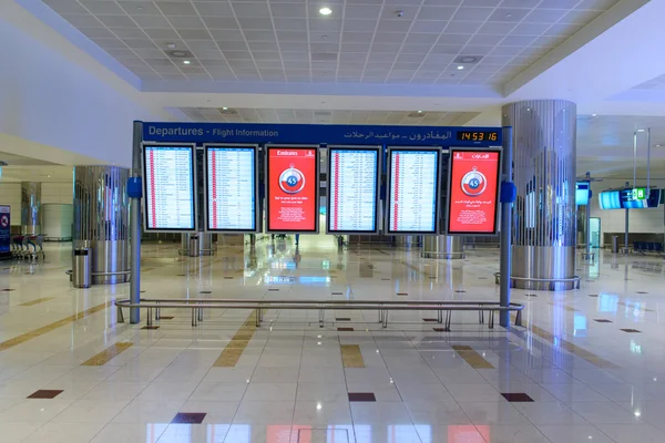 Interno dell'aeroporto internazionale di Dubai — Foto Stock