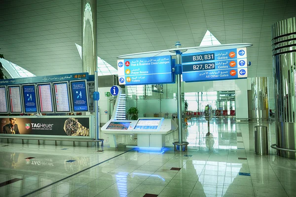 Interior of Dubai International Airport — Stock Photo, Image