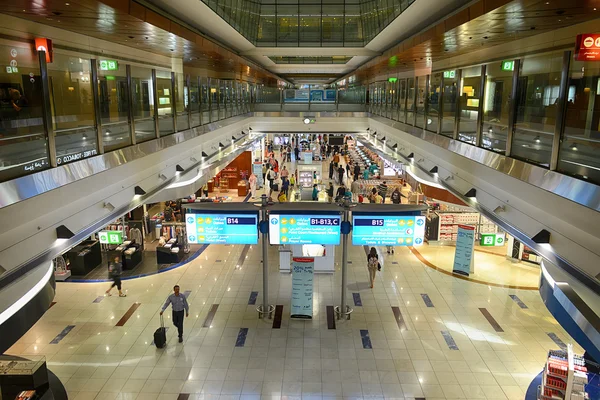 Dubai International Airport interiör — Stockfoto