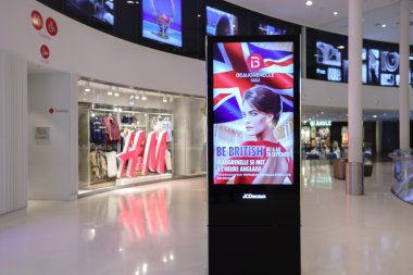 Paris modern alışveriş merkezi