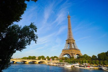 Eyfel Kulesi Paris
