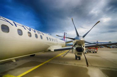 Yüksek hızlı çift motorlu turboprop uçağı