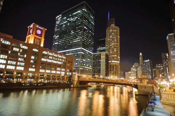 Gebouwen van Chicago downtown — Stockfoto