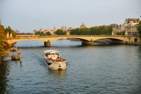 Seine river in the evening — Stock fotografie