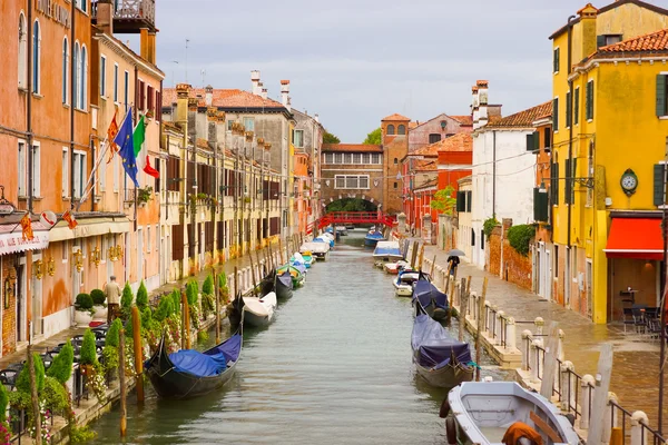 A velencei canal csónakok — Stock Fotó