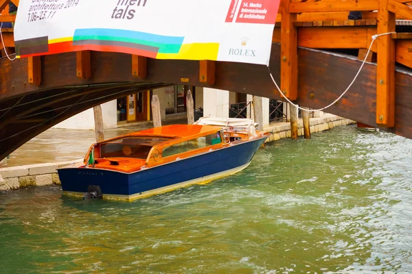 Bateaux sur le canal de Venise — Photo