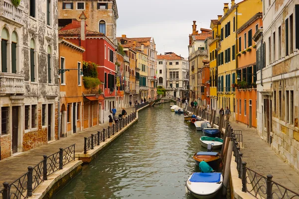 Barcos en el canal de Venecia — Foto de Stock