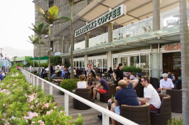 Starbucks Cafe ziyaret edenler