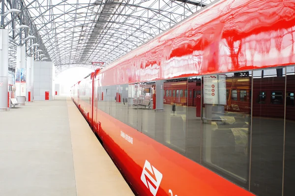 Aeroexpress red train — Stock Photo, Image