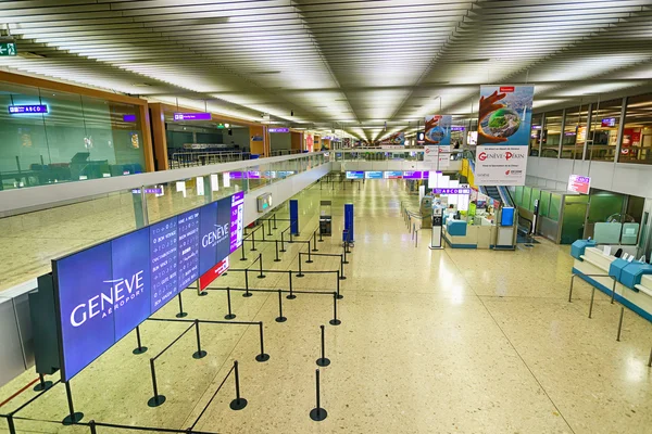 Интерьер аэропорта Женева — стоковое фото