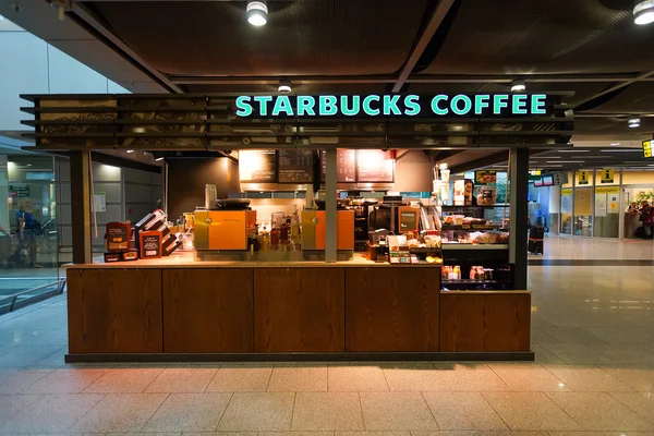 Airport Starbucks cafe — Stock fotografie