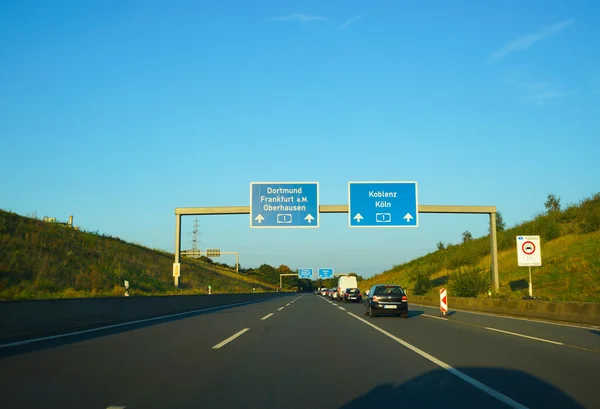 Camino a la ciudad de Colonia —  Fotos de Stock