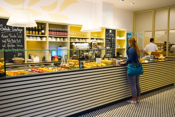 Cologne Modern cafe interior — Zdjęcie stockowe