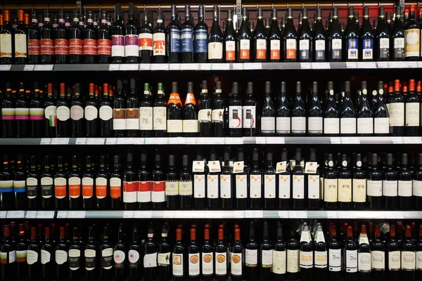 Supermarket interior in Bonn — Stok fotoğraf