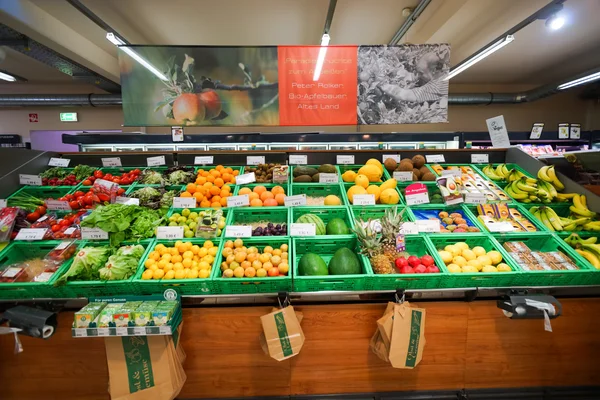 Supermarkt-Innenraum in Bonn — Stockfoto