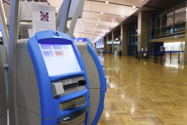 kiosks in Helsinki Airport