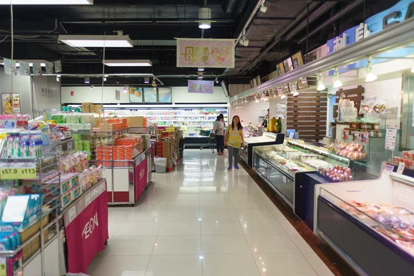 Интерьер супермаркета AEON — стоковое фото
