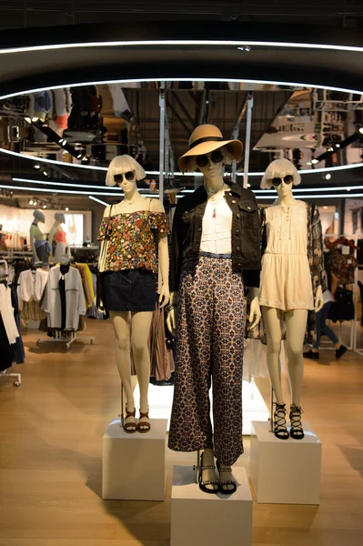 Hong Kong shopping mall interior — Stock Photo, Image