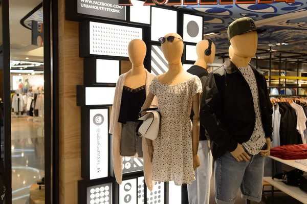 Shopping mall interior with mannequins — стокове фото