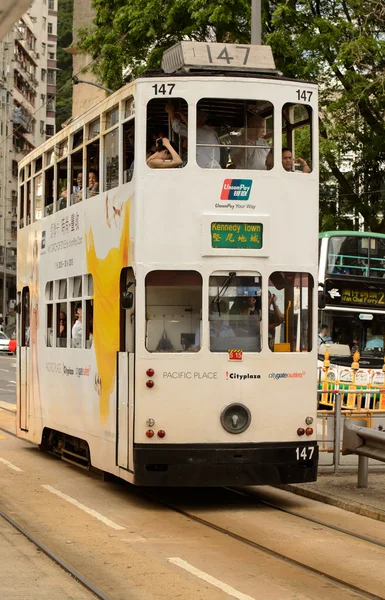 Tram à deux étages sur la rue de HK — Photo
