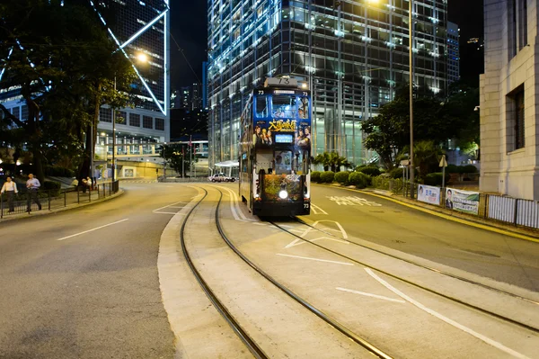 Tram a due piani sulla strada di HK — Foto Stock