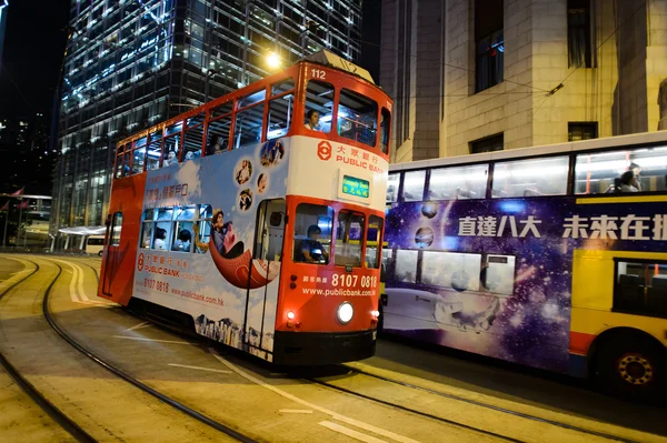 Dvoupatrové tramvaje v ulici Hk — Stock fotografie