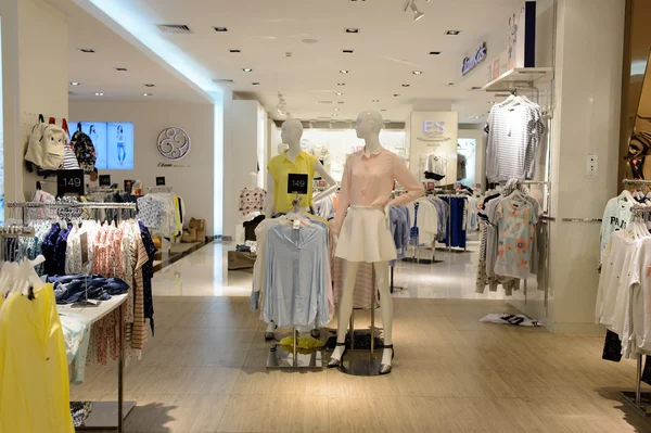 Shopping center interior — Stock Photo, Image