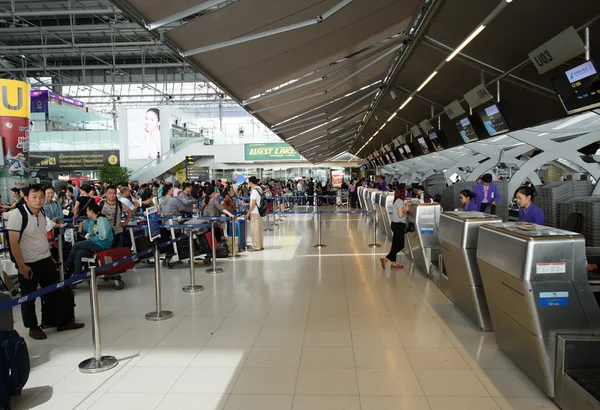 Port lotniczy Bangkok-Suvarnabhumi wnętrza — Zdjęcie stockowe