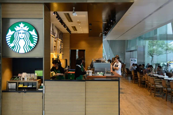 Інтер'єр кафе Starbucks — стокове фото