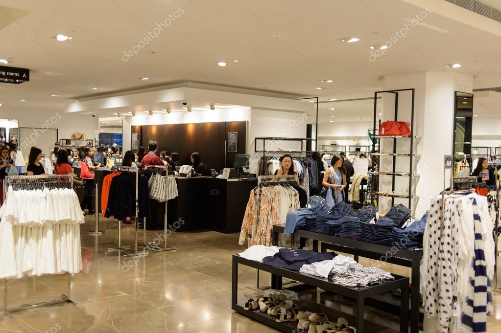 Zara store interior – Stock Editorial Photo © teamtime #93808684