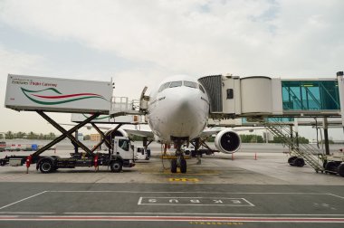Jet uçağı Dubai havaalanında demirledi