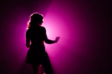 Git git dansçı silüeti