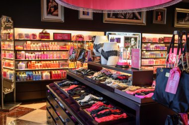 Victoria's Secret mağazasının iç detayları