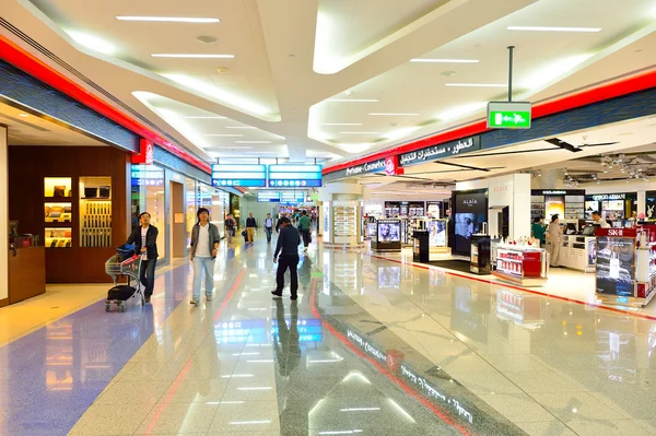 Intérieur de Dubaï Duty Free — Photo