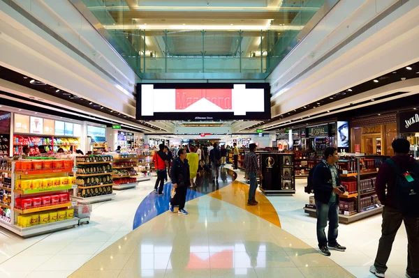 迪拜免税购物区内部 — 图库照片