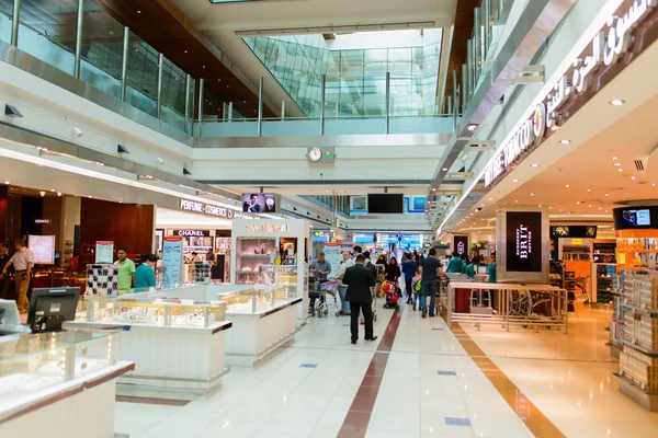 Dubai interior do aeroporto internacional — Fotografia de Stock