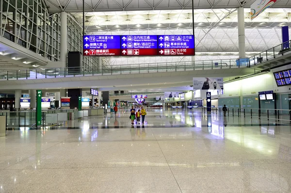 Aeroporto Internacional de Hong Kong interior — Fotografia de Stock