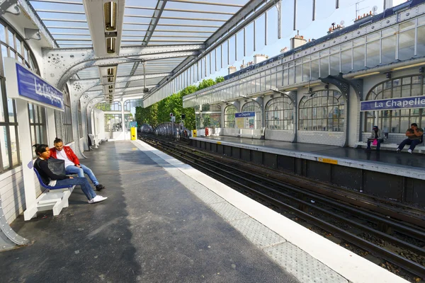 Paris Metropolitain station — Stockfoto