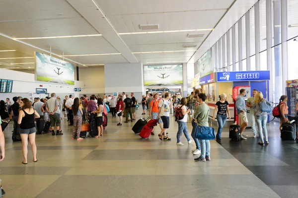 Prága repülőtér belső — Stock Fotó