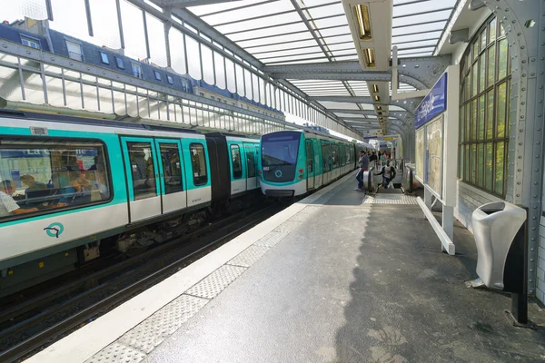 Paris Metropolitain station — Stockfoto