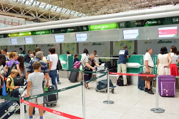 Passengers check-in area in FCO airport — Stock Photo, Image