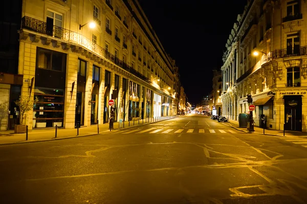 Les rues de Paris la nuit — Photo