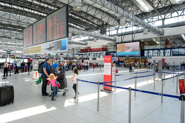Lotnisko w Pradze wnętrza — Zdjęcie stockowe