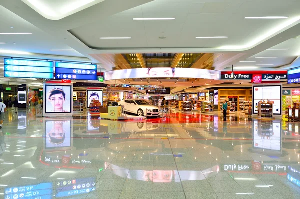 Interior of Dubai Duty Free — 图库照片