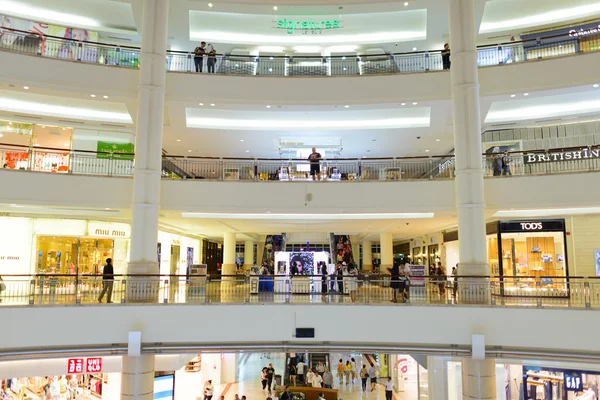 Köpcentrum i Petronas Twin Towers — Stockfoto