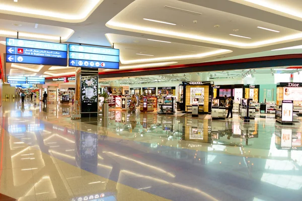 Interno dell'aeroporto internazionale di Dubai — Foto Stock