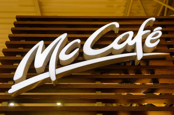 Logotipo de McCafé en Praga, República Checa — Foto de Stock