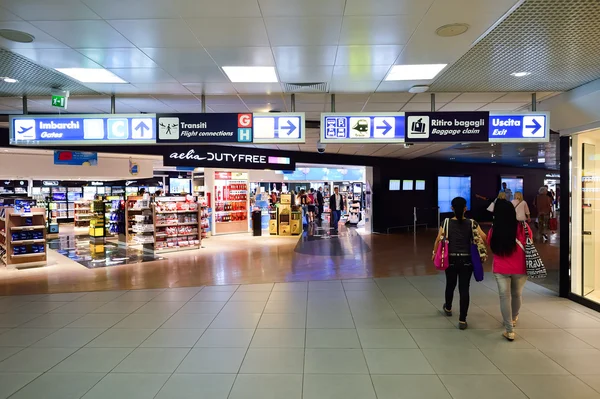 Fiumicino Airport interior — Stock fotografie