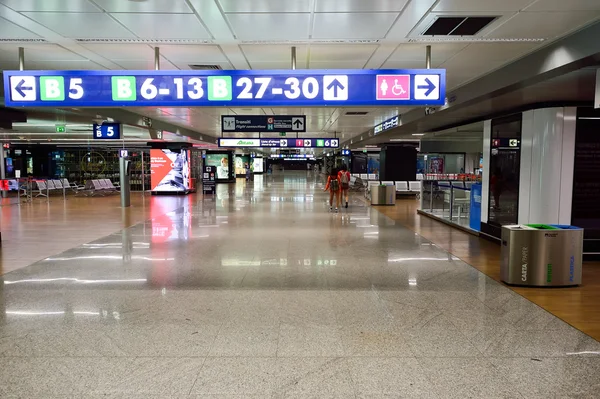 Интерьер аэропорта Фьюмичино — стоковое фото